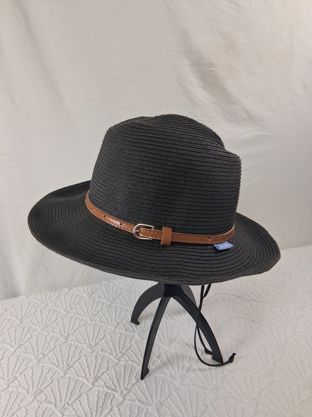 Wallaroo Women's Black Straw Fedora with Brown Leather Buckle Band